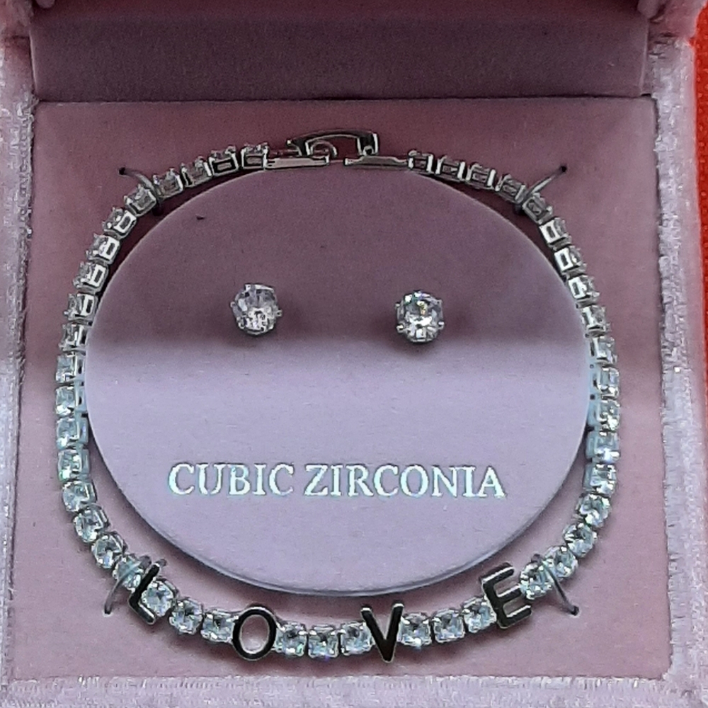 Craft Silver Love Bracelet and Earring Set